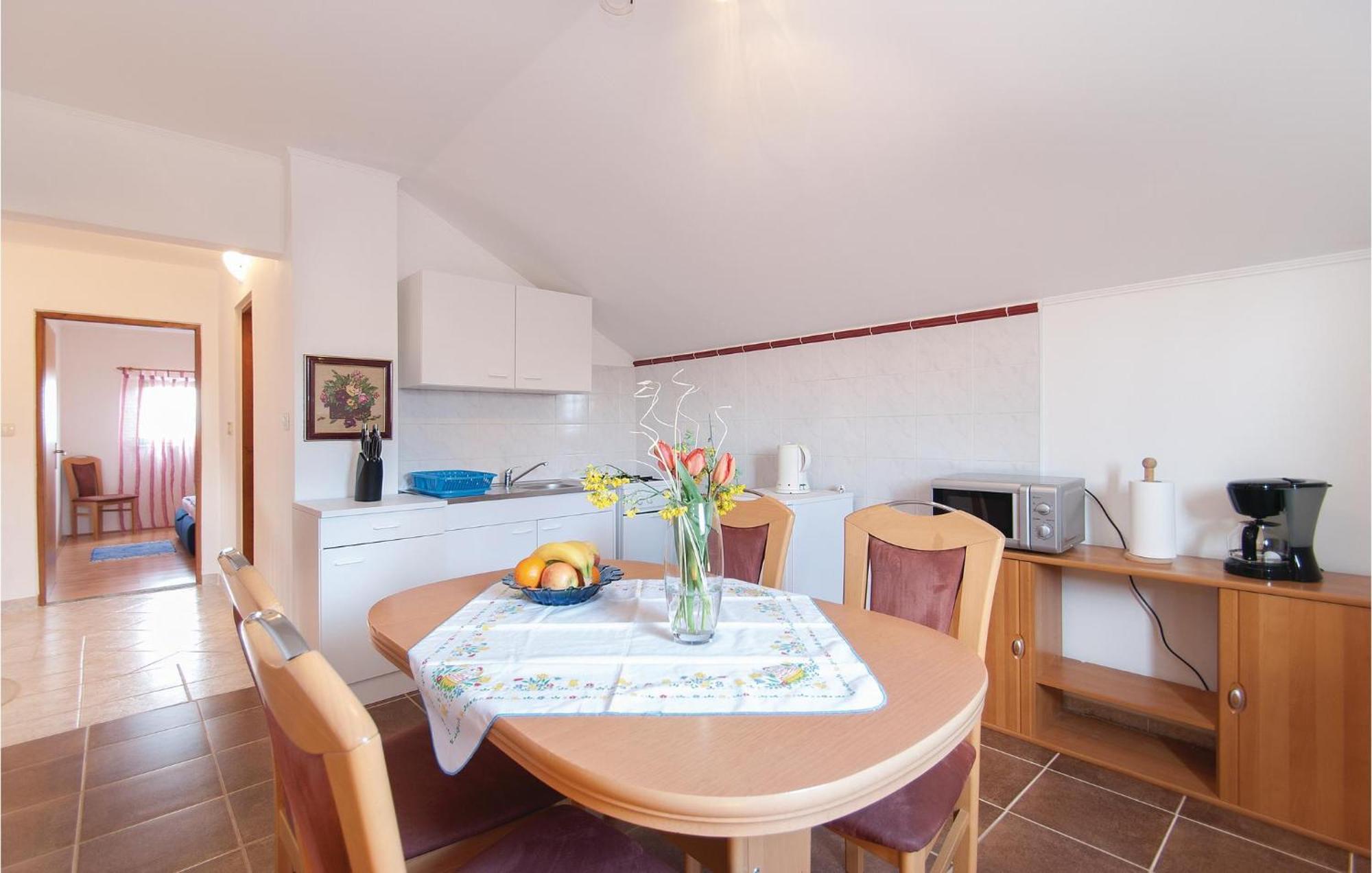 Lovely Apartment In Rovinj With Kitchen المظهر الخارجي الصورة