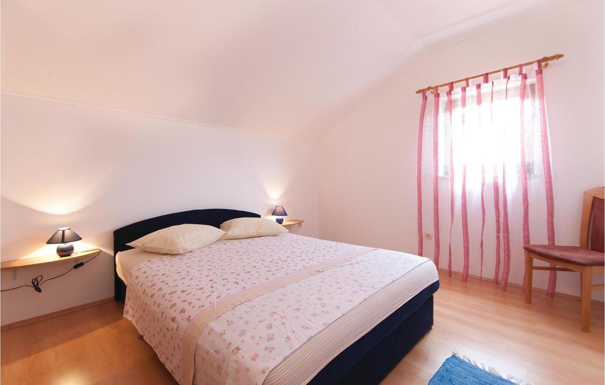 Lovely Apartment In Rovinj With Kitchen المظهر الخارجي الصورة