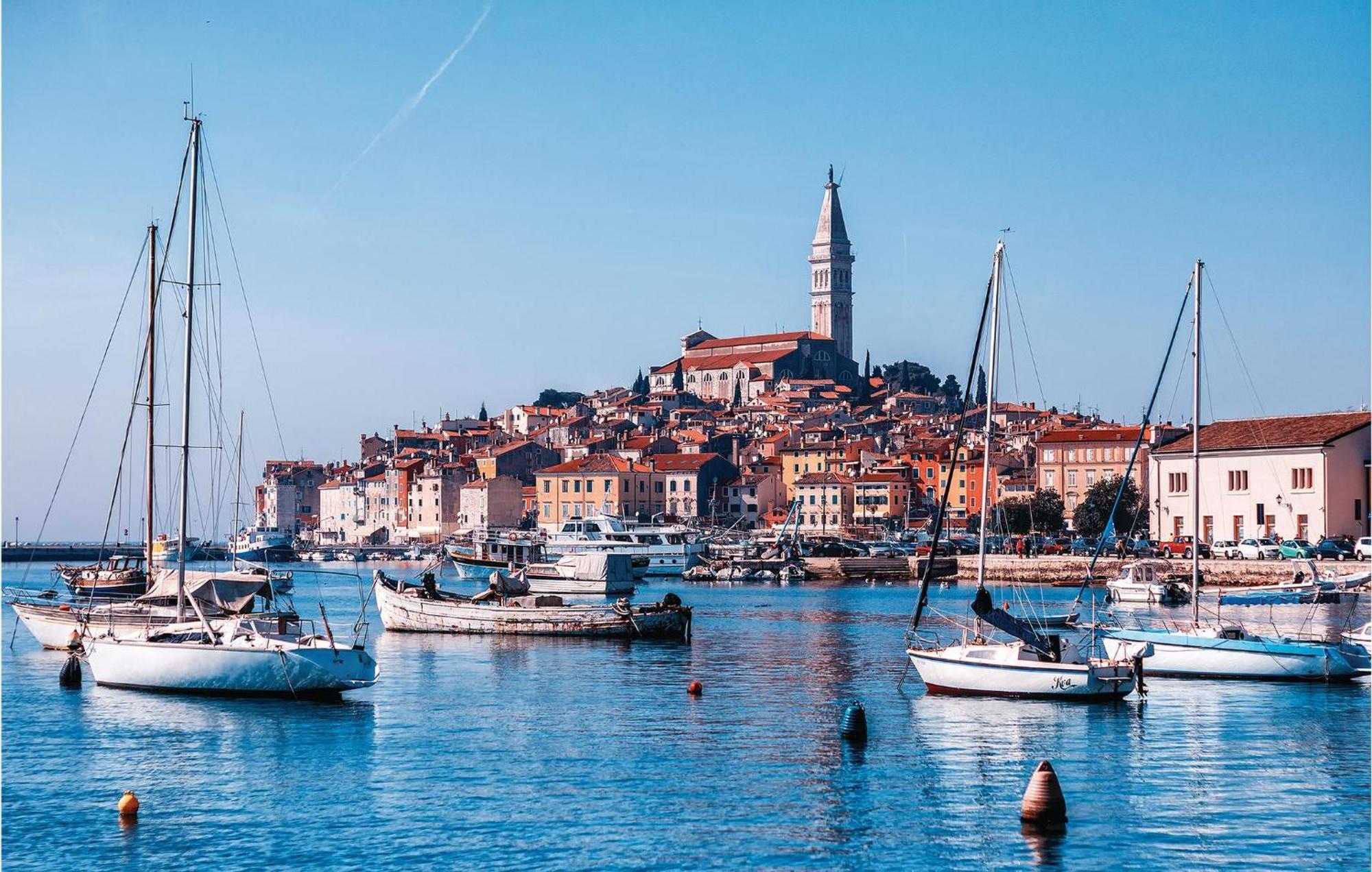 Lovely Apartment In Rovinj With Kitchen المظهر الخارجي الصورة