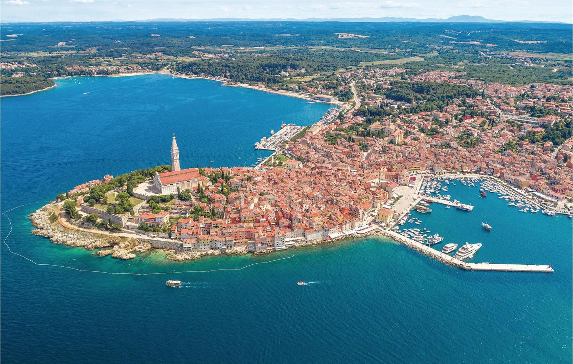 Lovely Apartment In Rovinj With Kitchen المظهر الخارجي الصورة